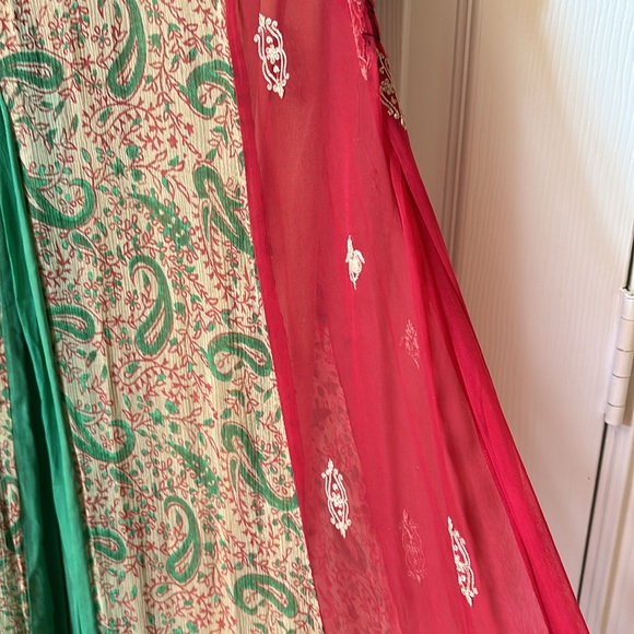 Pakistani and Indian desi outfit - Picture 3 of 9